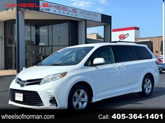 Used 2019 Toyota Sienna LE image 1
