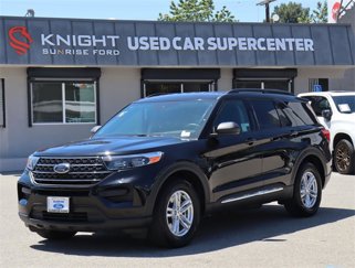 Used 2023 Ford Explorer XLT image 1