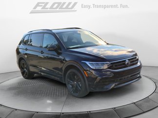 Certified 2024 Volkswagen Tiguan SE R-Line image 1
