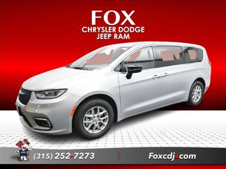 New 2026 Chrysler Pacifica Select image 1