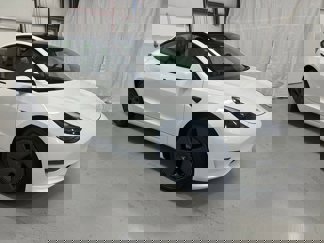 Used 2023 Tesla Model 3 Standard Range image 1