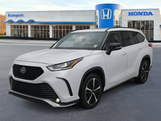Used 2022 Toyota Highlander XSE image 1