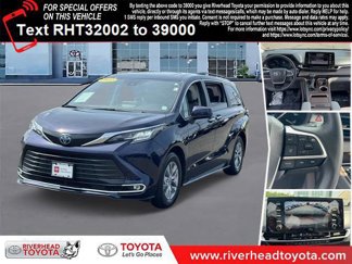 Certified 2022 Toyota Sienna XLE image 1