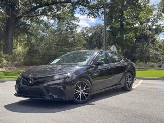 Used 2024 Toyota Camry SE image 1