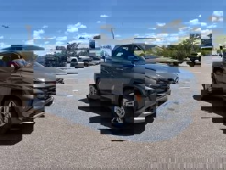 Certified 2025 Hyundai Tucson SE image 1