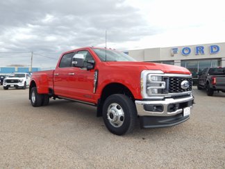 New 2025 Ford F350 4x4 Crew Cab DRW Super Duty image 1