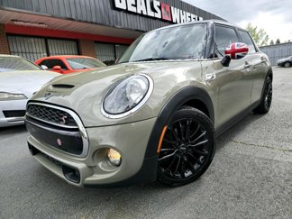 Used 2019 MINI Cooper S image 1