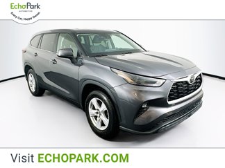 Used 2024 Toyota Highlander LE image 1