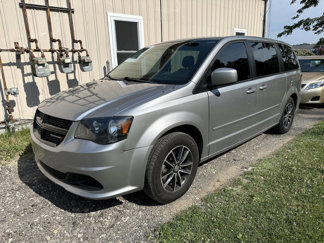 Used 2015 Dodge Grand Caravan SE image 1