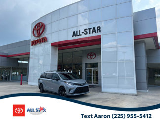 Used 2025 Toyota Sienna XSE image 1