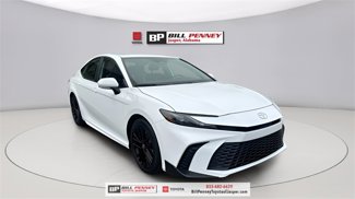 Used 2025 Toyota Camry SE image 1