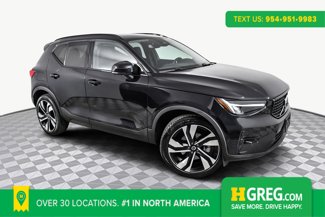 Used 2025 Volvo XC40 B5 Plus image 1