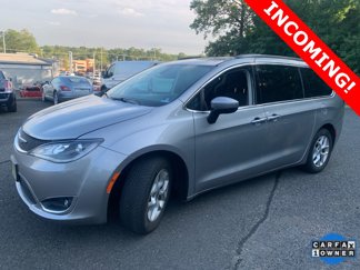 Used 2017 Chrysler Pacifica Touring Plus w/ Tire & Wheel Group image 1