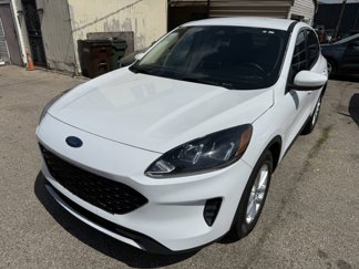 Used 2020 Ford Escape SE image 1