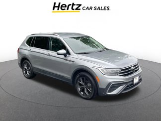 Used 2024 Volkswagen Tiguan SE image 1