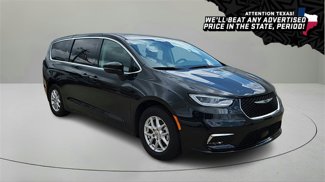 Used 2023 Chrysler Pacifica Touring-L image 1