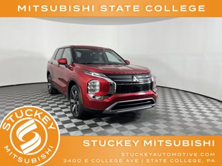 New 2025 Mitsubishi Outlander SE image 1