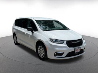Used 2024 Chrysler Pacifica Touring-L image 1