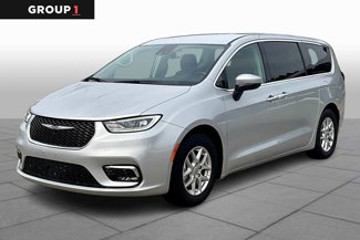 Used 2023 Chrysler Pacifica Touring-L image 1