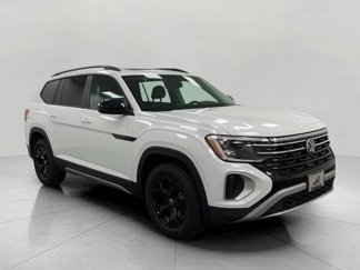 New 2025 Volkswagen Atlas Peak Edition SE image 1