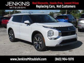 New 2025 Mitsubishi Outlander SEL image 1
