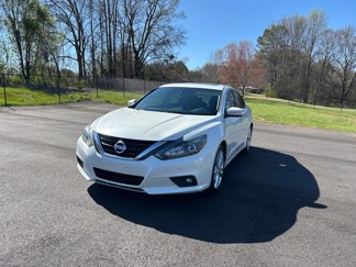 Used 2016 Nissan Altima 3.5 SL w/ 3.5 Technology Package image 1