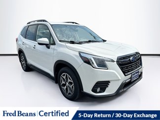 Used 2023 Subaru Forester Premium image 1