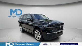 New 2025 Lincoln Navigator Reserve image 1