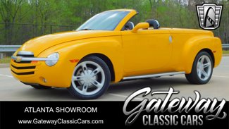 Used 2004 Chevrolet SSR w/ Preferred Equipment Group image 1