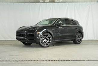 Used 2024 Porsche Cayenne image 1