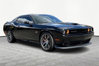 Used 2015 Dodge Challenger SRT w/ Technology Group image 1