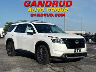 New 2025 Nissan Pathfinder SL w/ SL Premium Package image 1