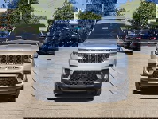 New 2025 Jeep Grand Cherokee Laredo w/ Luxury Tech Group I video 2