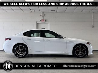 Used 2022 Alfa Romeo Giulia Veloce image 1