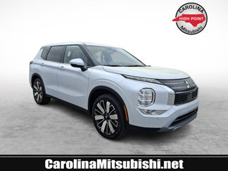 New 2025 Mitsubishi Outlander SE image 1