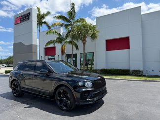Used 2021 Bentley Bentayga image 1