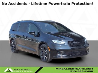 Used 2023 Chrysler Pacifica Touring-L w/ S Appearance Package image 1