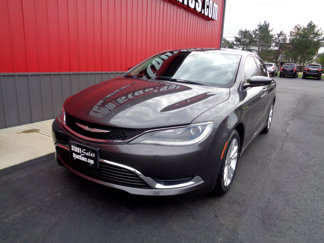Used 2015 Chrysler 200 Limited w/ Convenience Group image 1