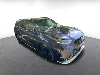 Used 2024 Toyota Highlander XSE image 1
