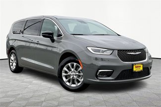 New 2025 Chrysler Pacifica Select w/ Uconnect Theater Family Group image 1
