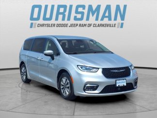Used 2023 Chrysler Pacifica Touring-L image 1