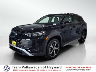 New 2025 Volkswagen Tiguan SE image 1