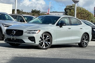 Used 2025 Volvo S60 B5 Core image 1