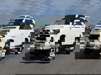 Used 2016 Toyota 4Runner SR5 image 1