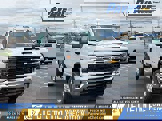 New 2025 Chevrolet Silverado 3500 LT image 1