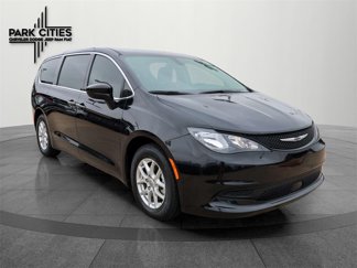 Used 2022 Chrysler Voyager LX image 1