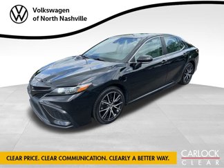 Used 2022 Toyota Camry SE image 1