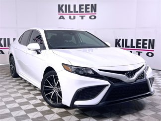 Used 2023 Toyota Camry SE image 1