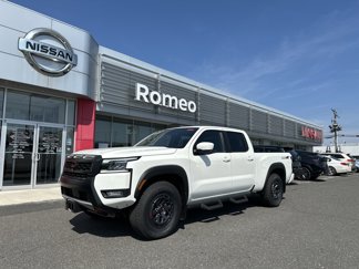New 2025 Nissan Frontier PRO-4X w/ Pro Convenience Package image 1