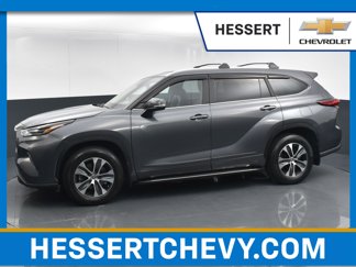 Used 2023 Toyota Highlander XLE image 1